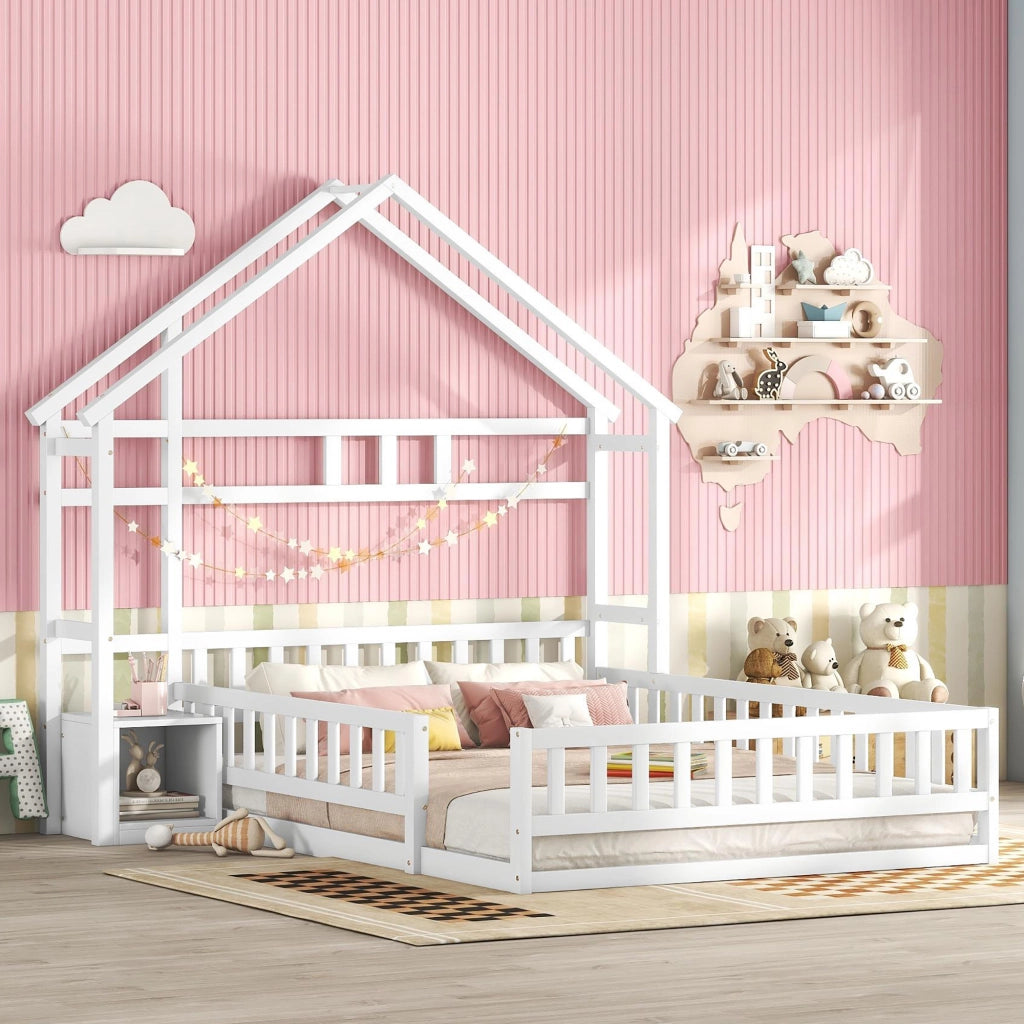 Letto per bambini a forma di casa 140x200 cm con sponda e comodino, bianco