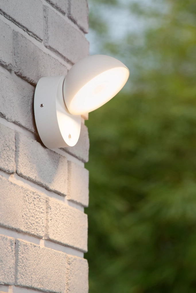 Applique esterno orientabile bianca con sensore crepusc. LED 12W