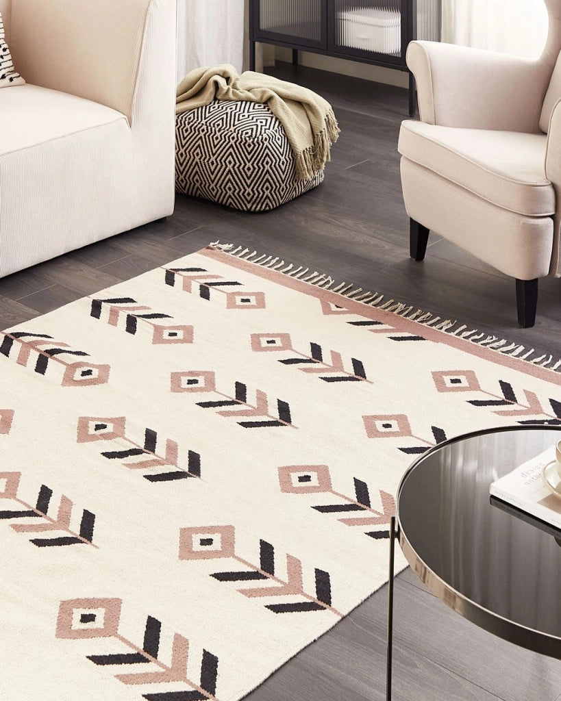 Tappeto Kilim Beige e Nero in cotone 140 x 200 cm a pelo basso Rettangolare reversibile Soggiorno moderno Camera da letto