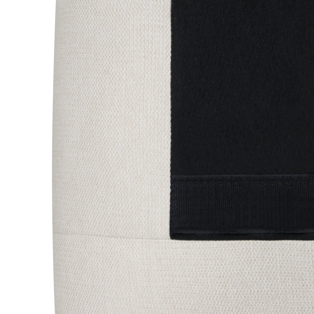 Divano 3 posti in tessuto beige chiaro con piedi dorati curve morbide stile glamour elegante soggiorno