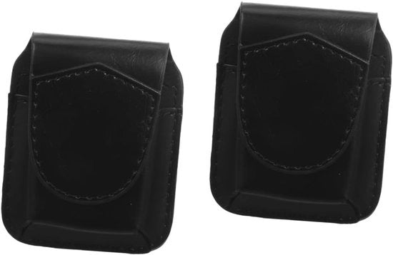 Cappuccio elegante per accendino con rivestimento nero di pelle.