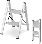 Scala Pieghevole in Alluminio a 2 Gradini, Scaletta Salvaspazio con Fibbia di Sicurezza, Ampi Pedali e Piedini Antiscivolo, Telaio in Alluminio Robusto e Leggero, Portata 150kg