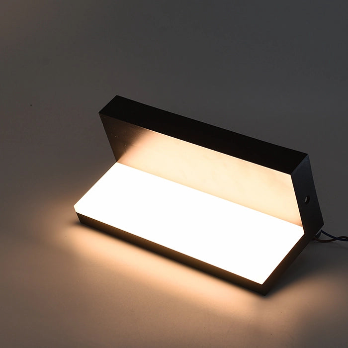 LAMPADA LED DA PARETE PER ESTERNO IP54 LUCE CALDA 3000K - IDEALE PER FACCIATE ESTERNE E GIARDINI