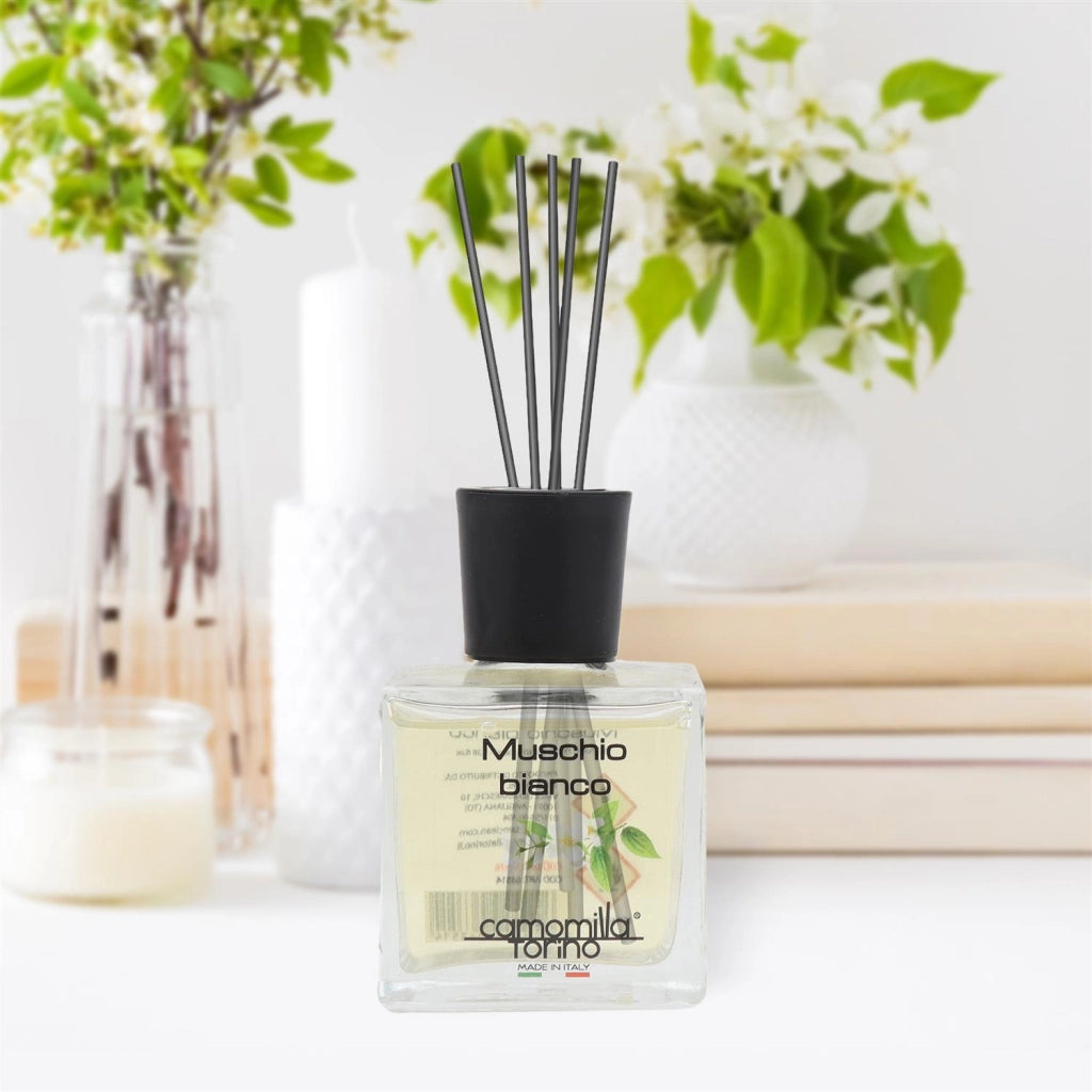 CAMOMILLA TORINO DIFFUSORE PER AMBIENTE CON BASTONCINI MUSCHIO BIANCO DA 100 ML