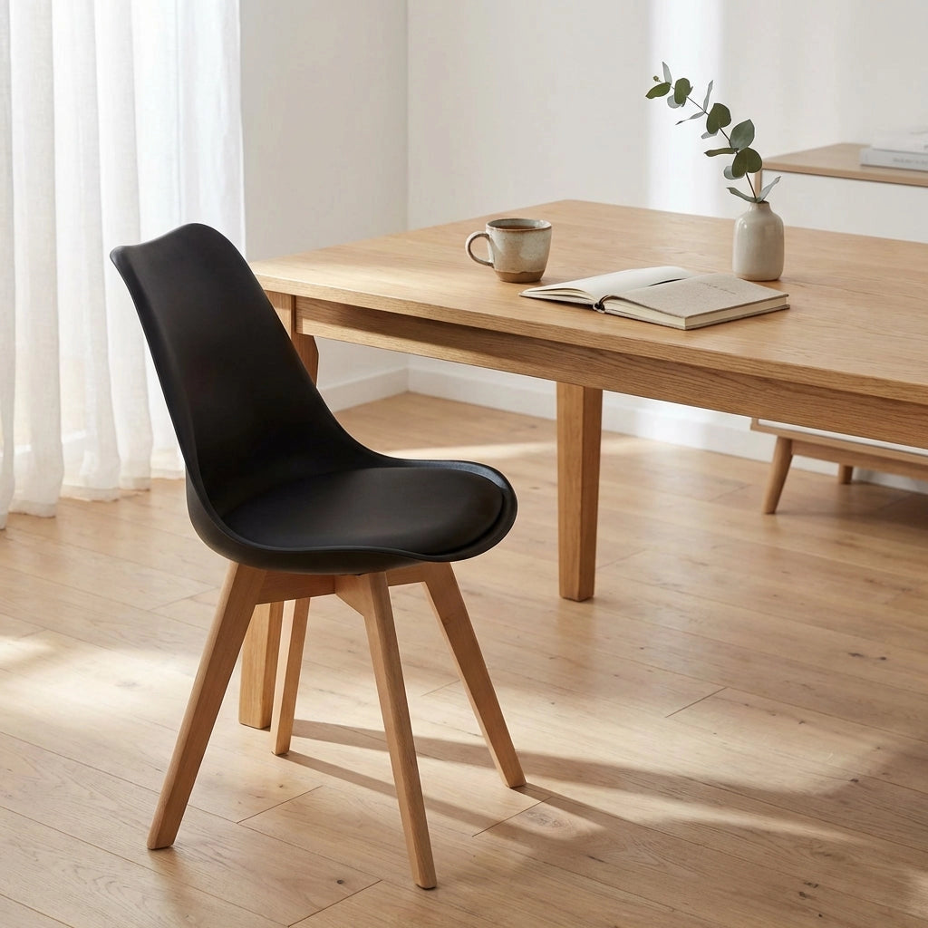 Sedia Svandinava con seduta Imbottita in Plastica Legno cm 49x54x83 - LISA