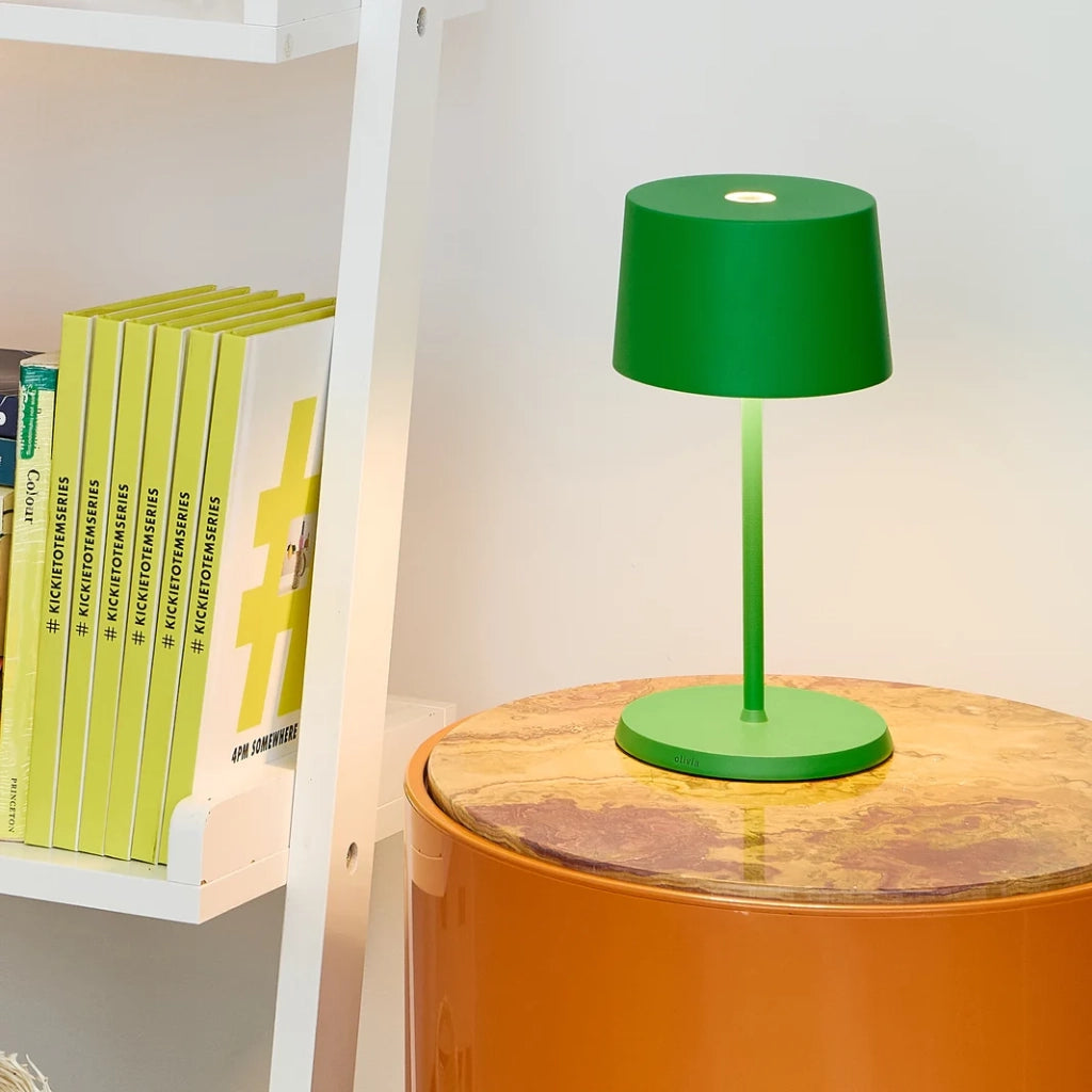 Lampada a led da tavolo Olivia pro mini verde mela ricaricabile e dimmerabile