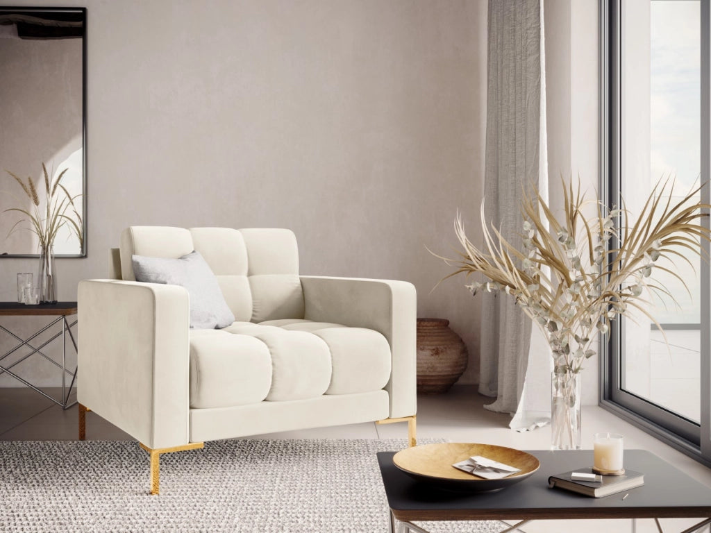 Cosmopolitan Design - Poltrona "Bali" in velluto beige chiaro 