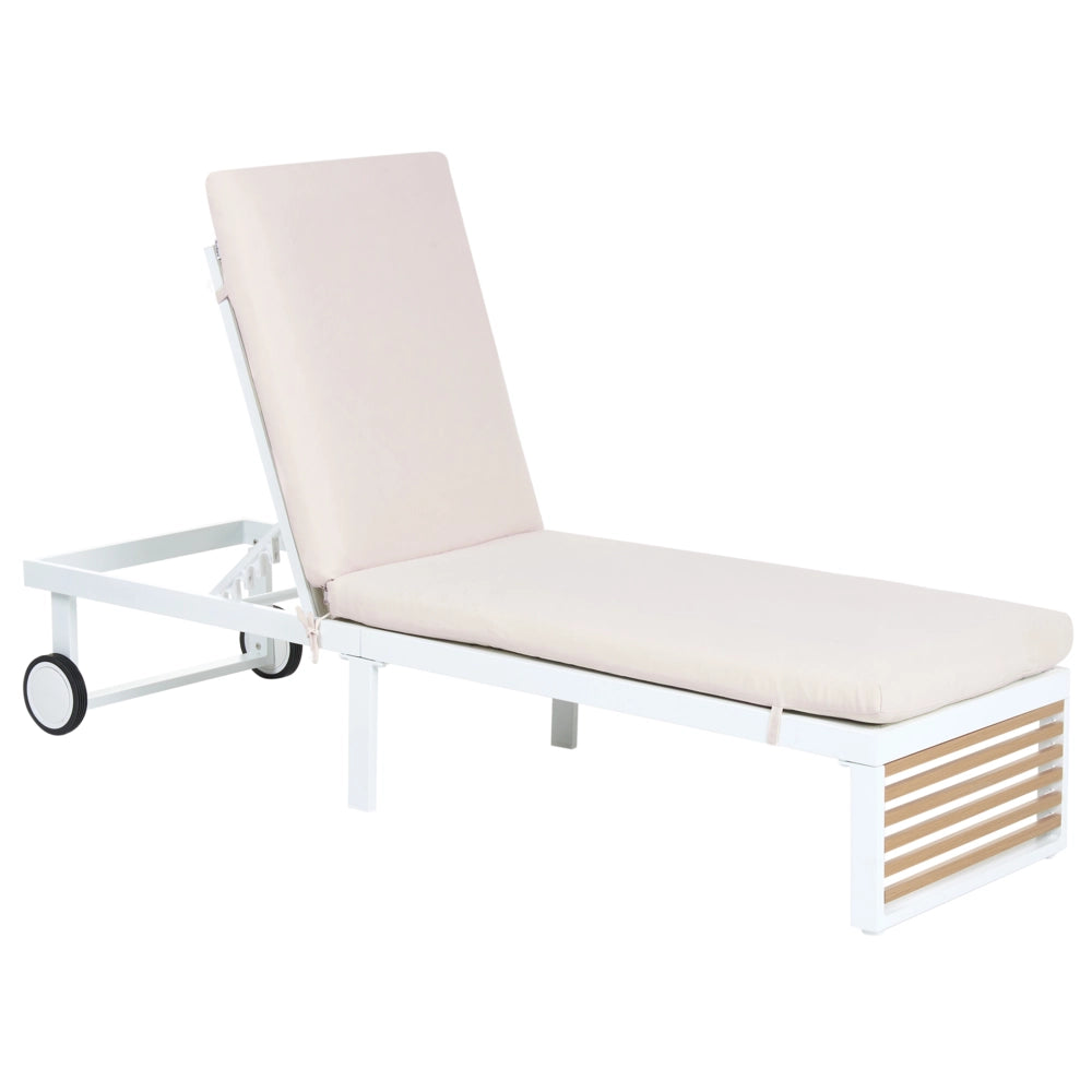 Lettino prendisole beige in alluminio con cuscino in tessuto, ruote e schienale regolabile