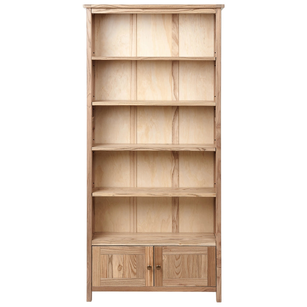 Libreria scaffale con mensole in legno chiaro in stile rustico