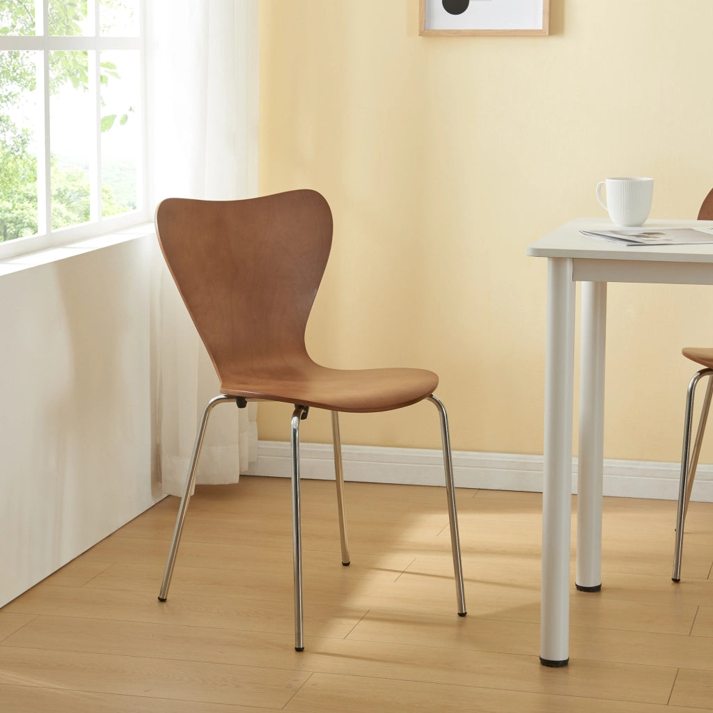Set di 4 Sedie da Sala Essunga Impilabili - color Noce / Cromato [en.casa]